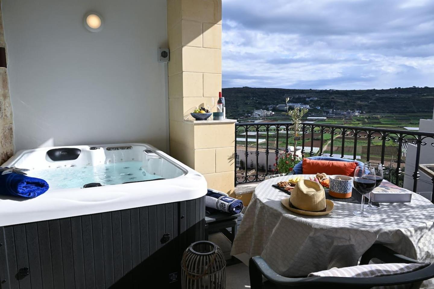 Fl 3 Ta'Lonza Luxury With Hot Tub By Homely Mellieħa Exteriér fotografie