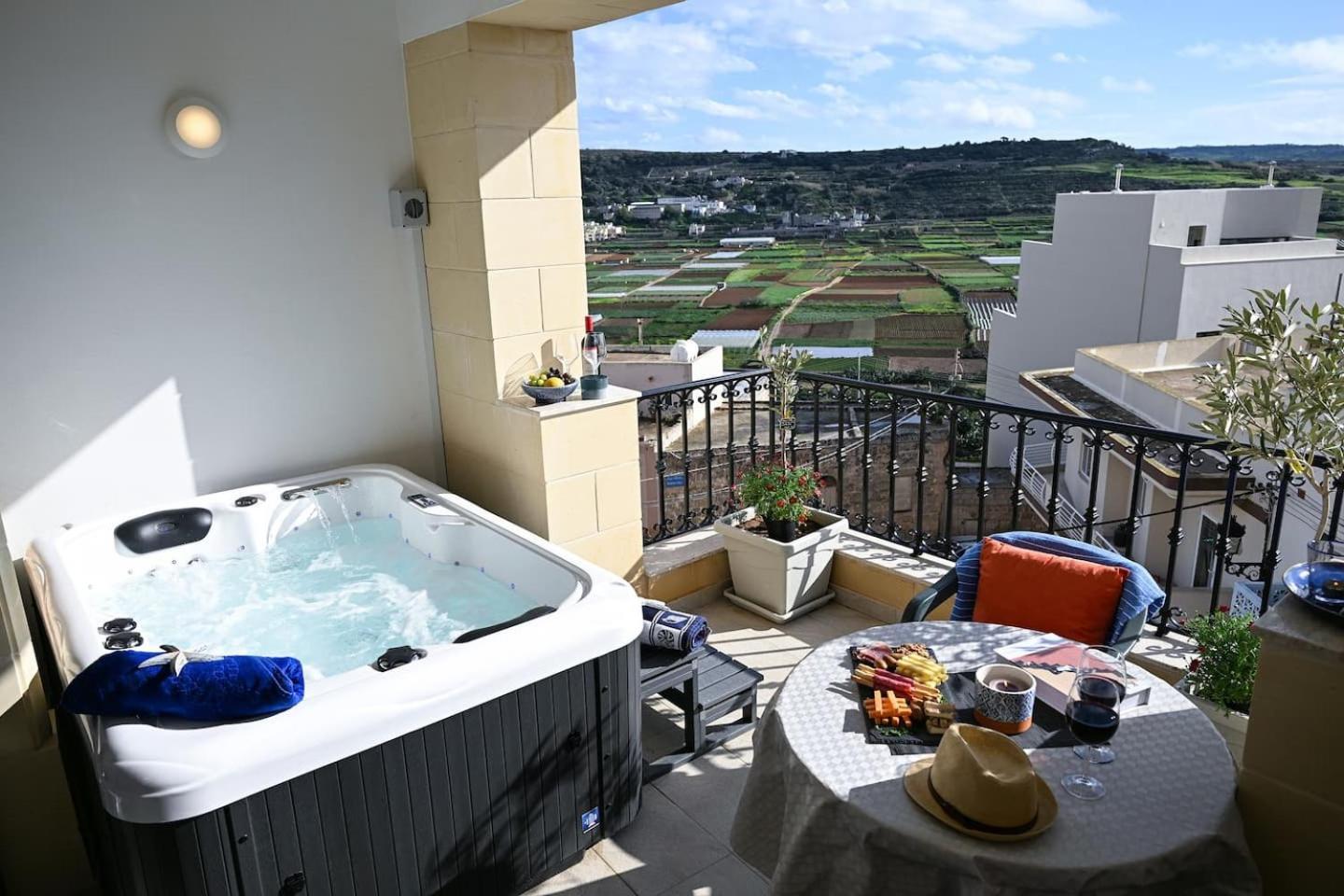 Fl 3 Ta'Lonza Luxury With Hot Tub By Homely Mellieħa Exteriér fotografie